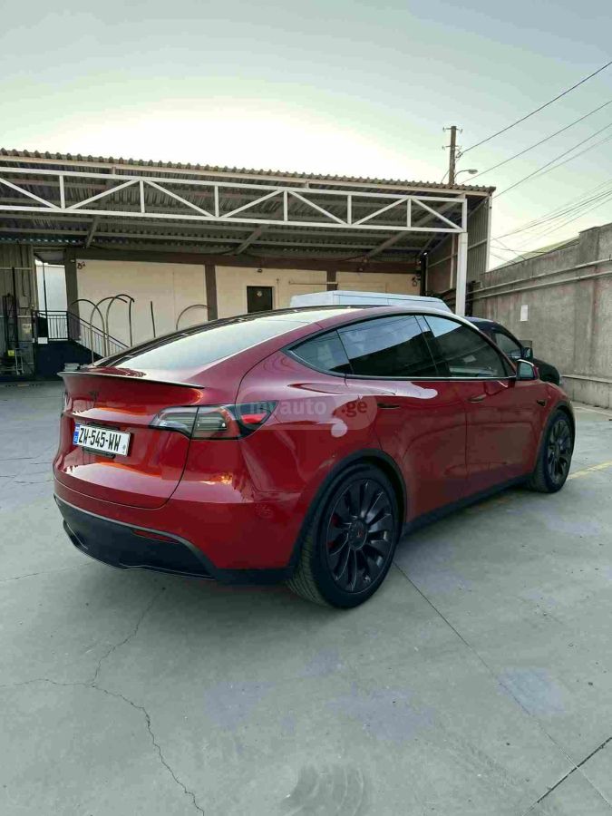 Tesla Model Y 2021 — photo 2