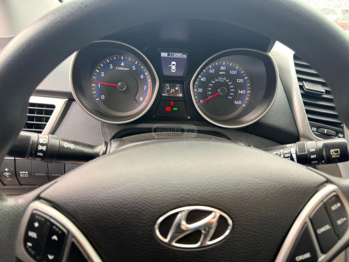 Hyundai Elantra GT 2014 — photo 2
