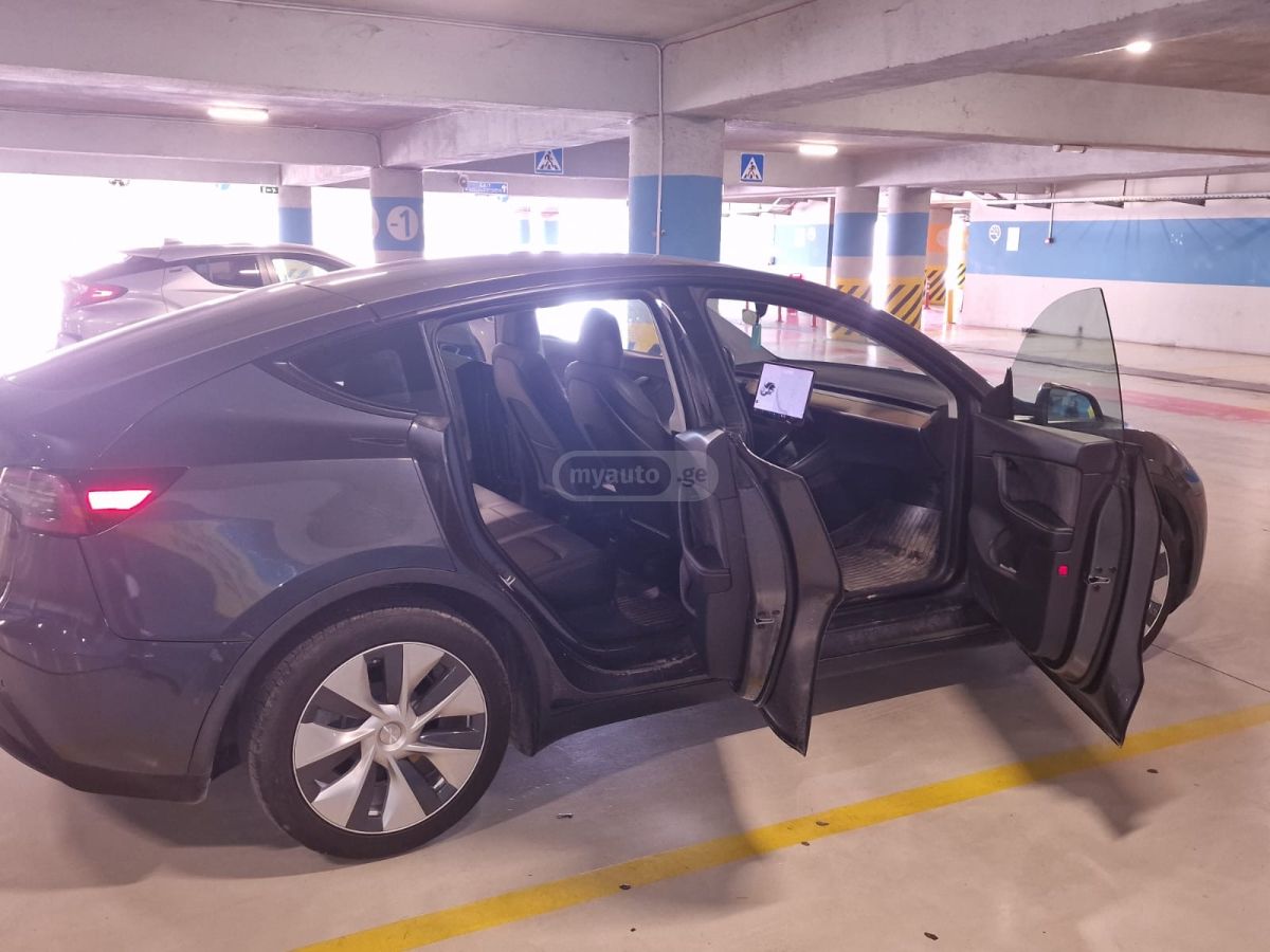 Tesla Model Y 2020 — photo 2