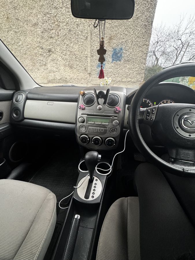 Mazda Verisa 2005 — photo 2