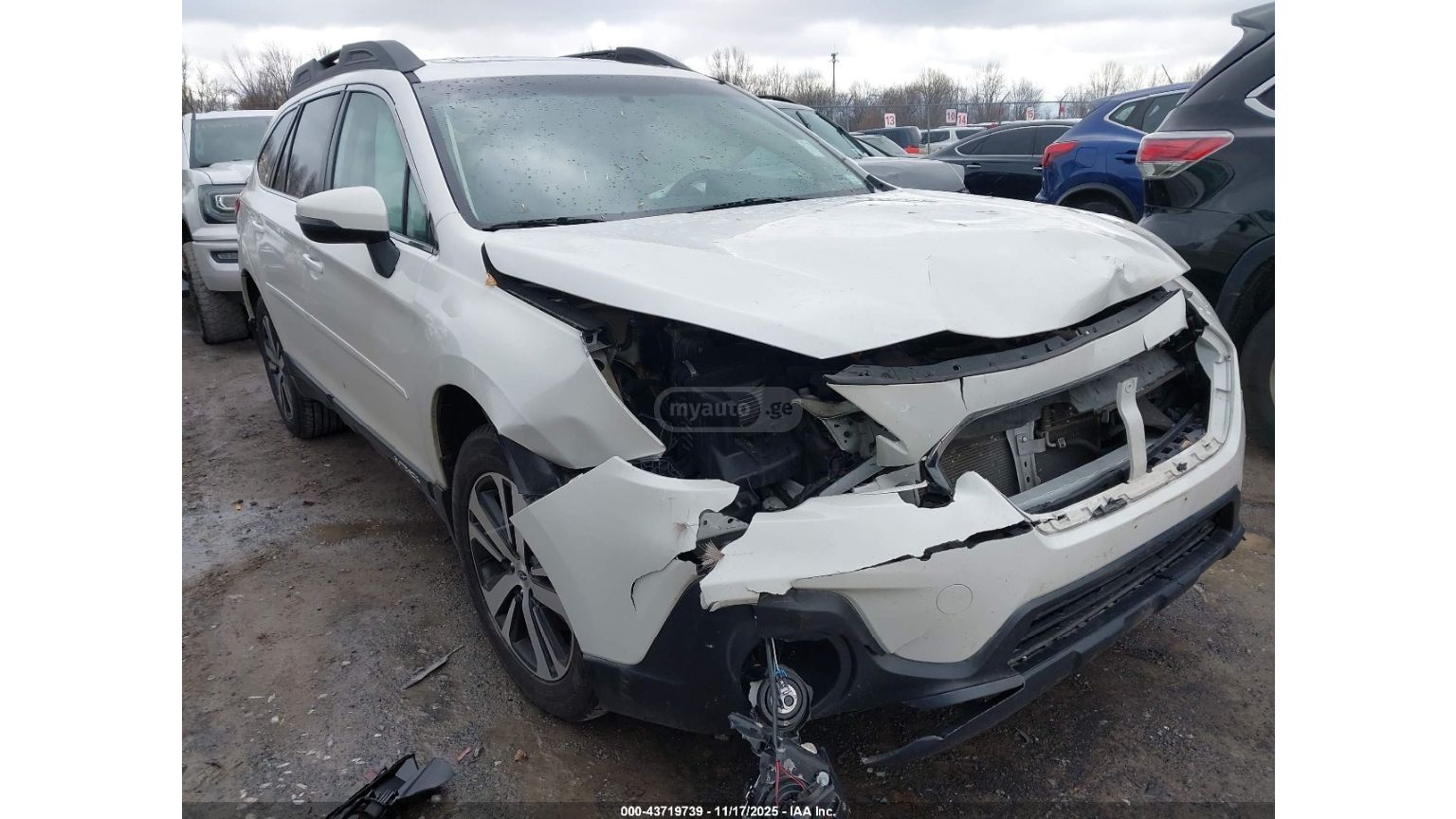 Subaru Outback 2018 — photo 2
