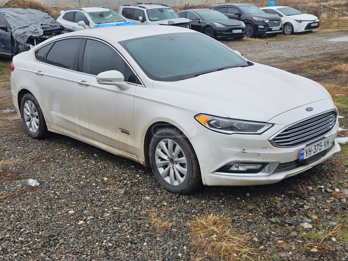 Ford Fusion 2017 — photo 2