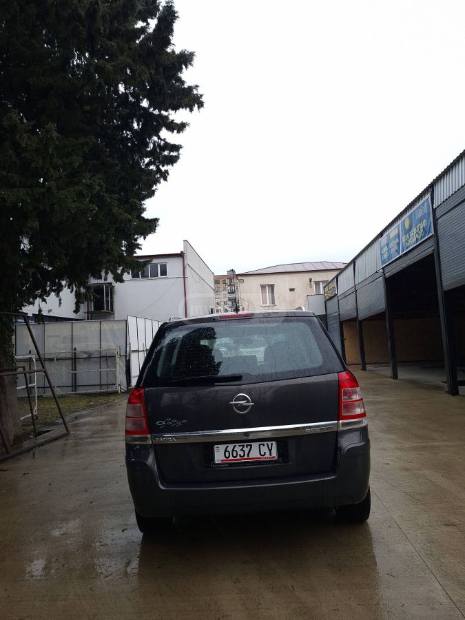 Opel Zafira 2014 — photo 2