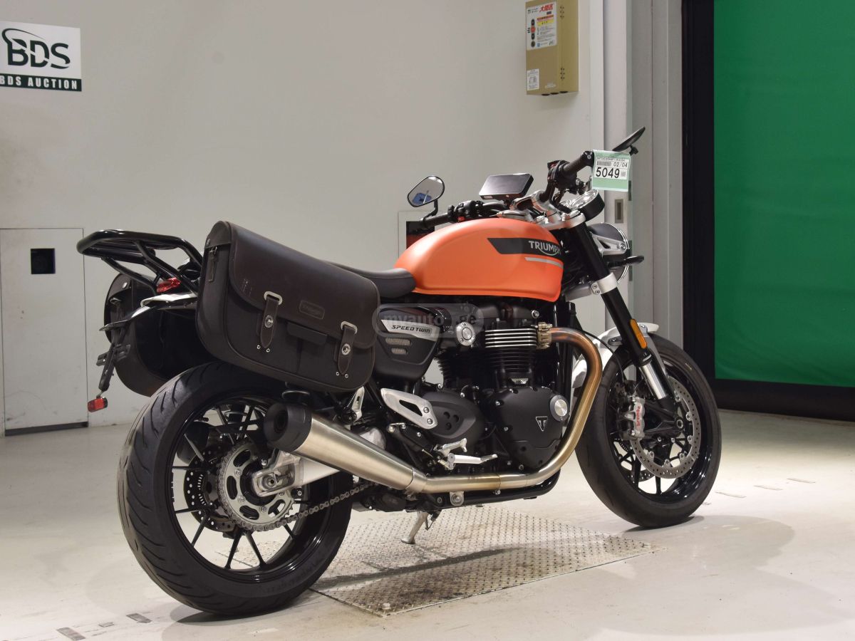 Triumph Speed Twin 2023 — photo 2