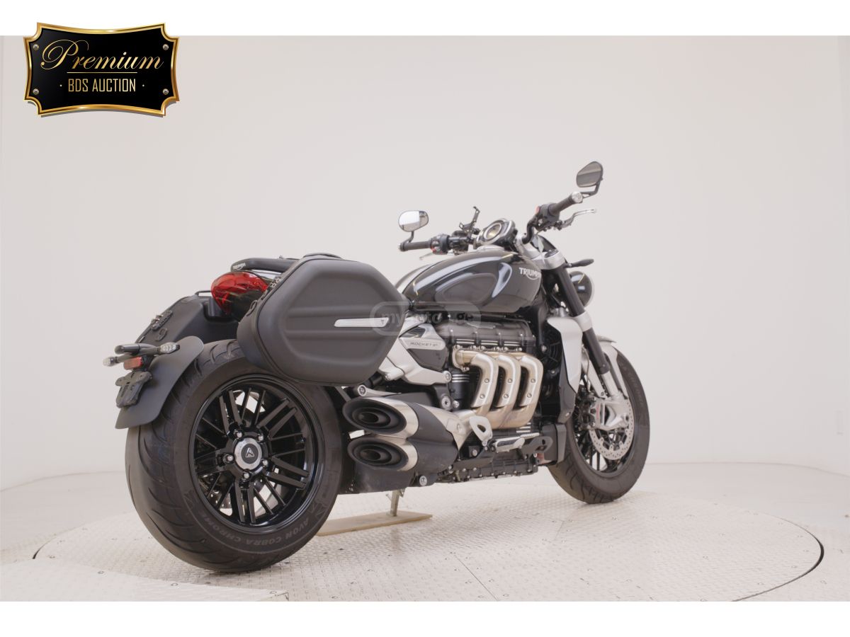 Triumph Rocket III 2021 — photo 2