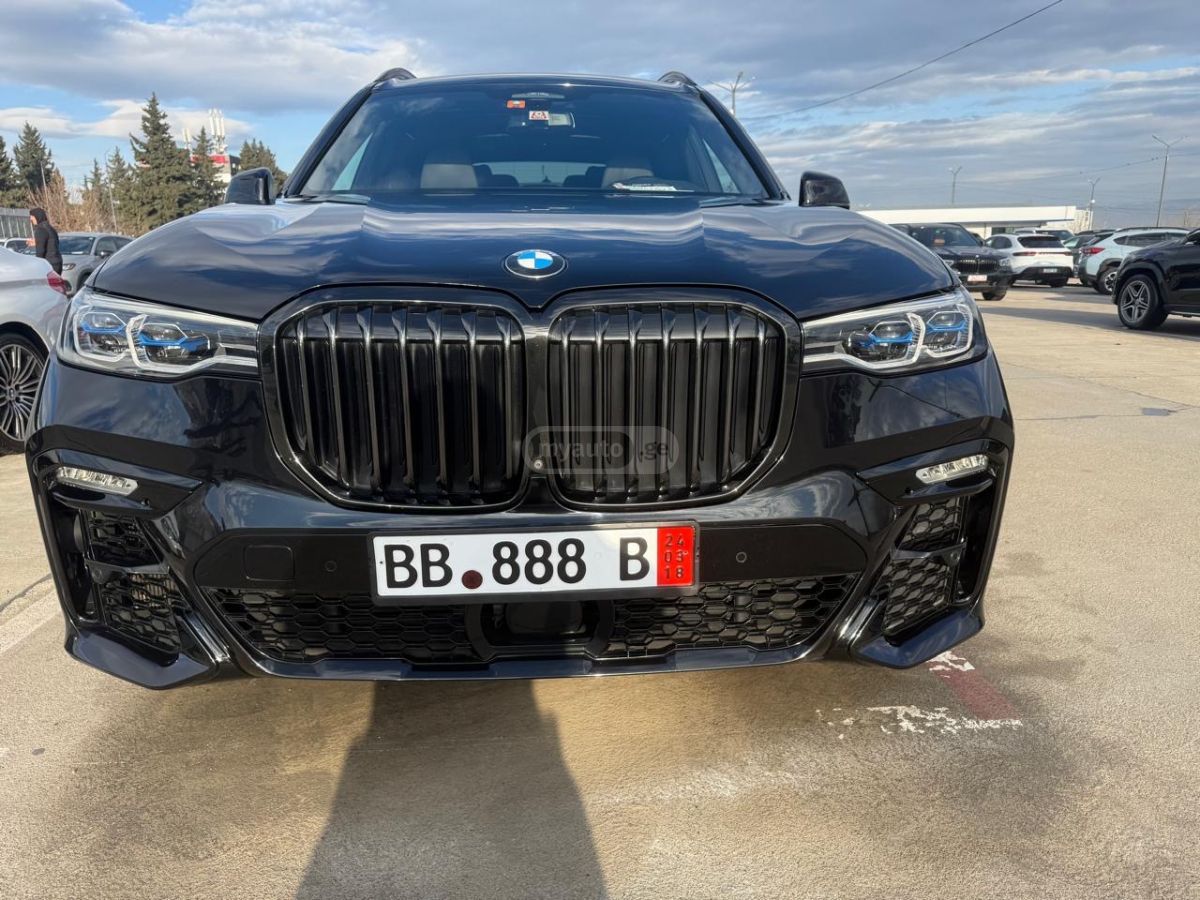 BMW X7 2021 — photo 2