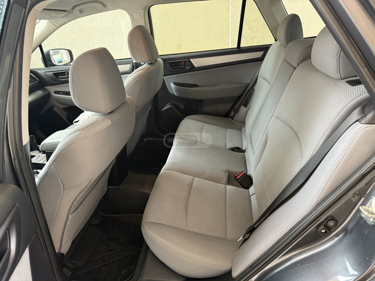 Subaru Outback 2017 — photo 2