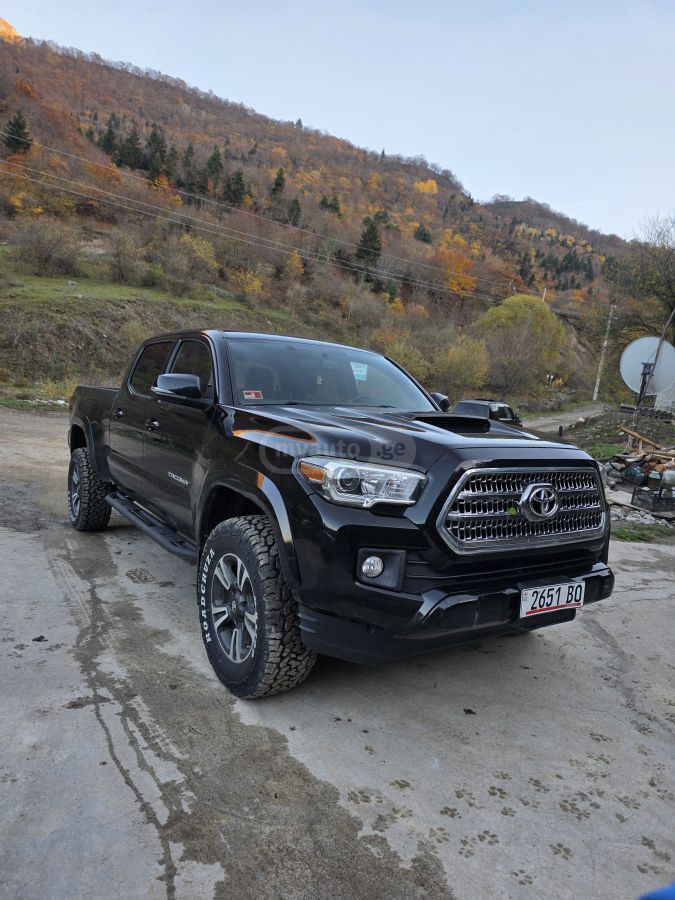 Toyota Tacoma 2017 — photo 2