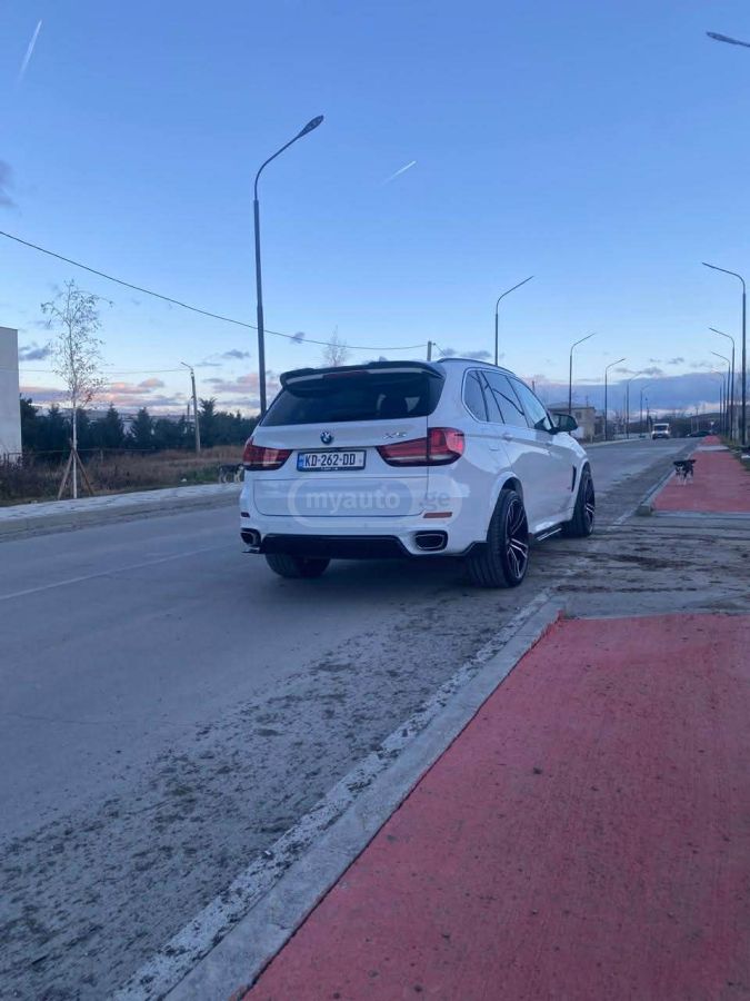 BMW X5 2015 — photo 2