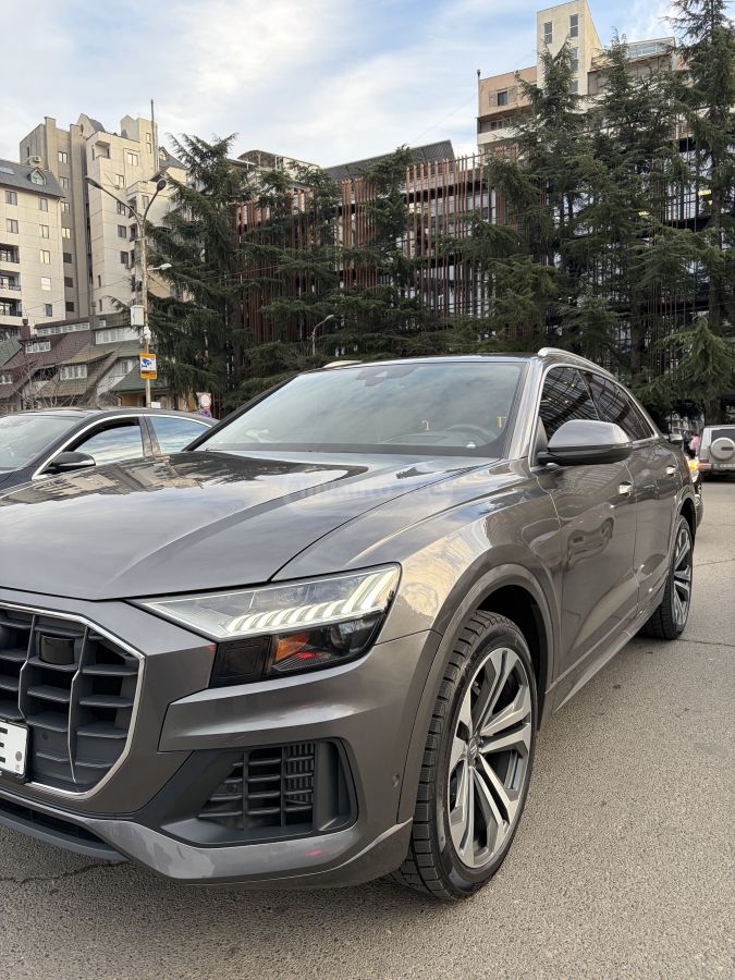 Audi Q8 2020 — photo 2