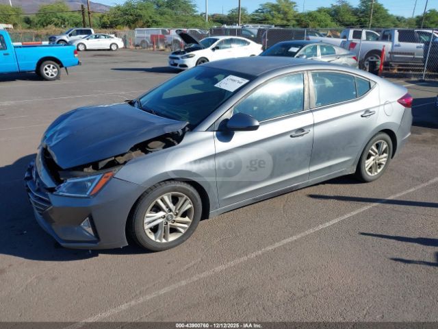 Hyundai Elantra 2019 — photo 2