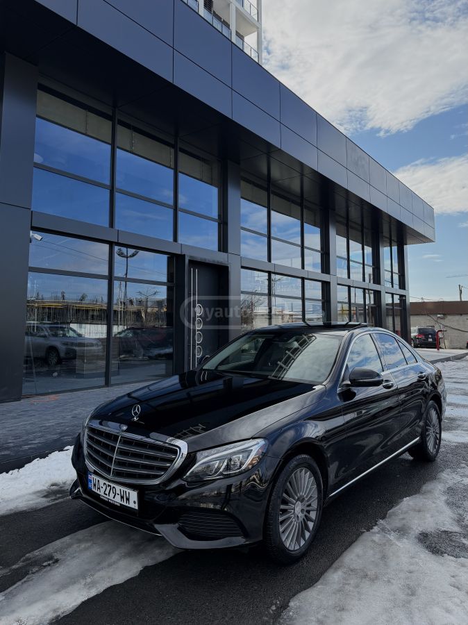 Mercedes-Benz C 300 2016 — photo 2