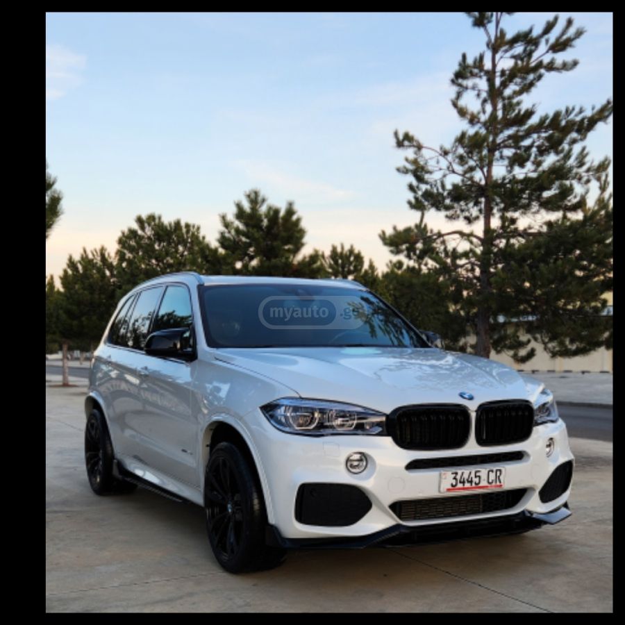 BMW X5 2018 — photo 2