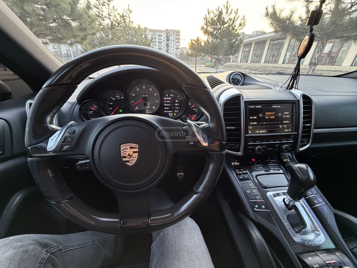 Porsche Cayenne 2013 — photo 2