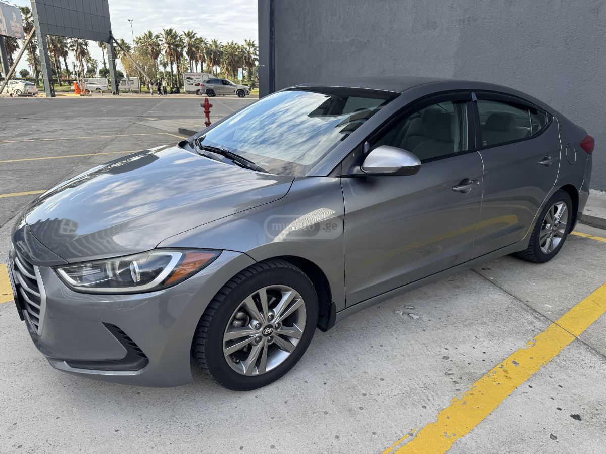 Hyundai Elantra 2017 — photo 2