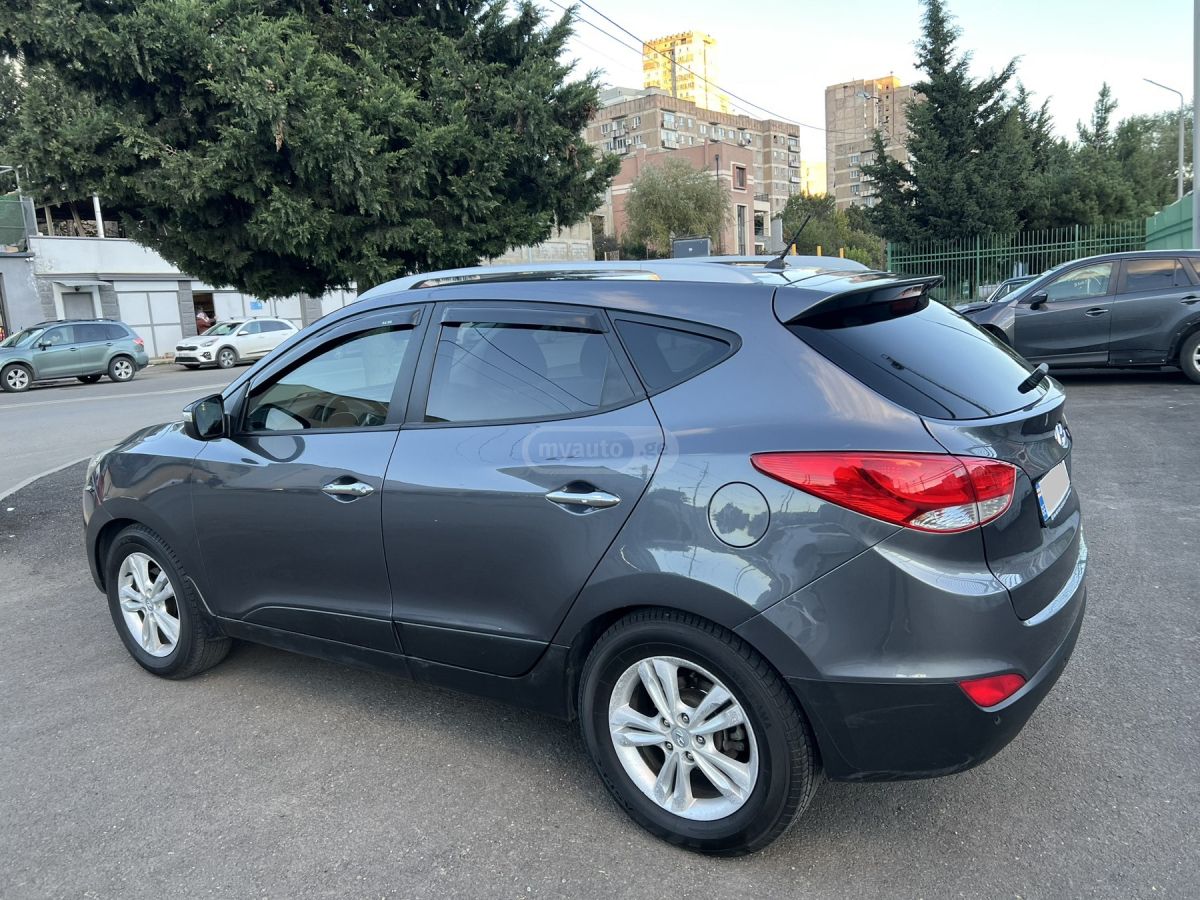 Hyundai Tucson 2010 — photo 2