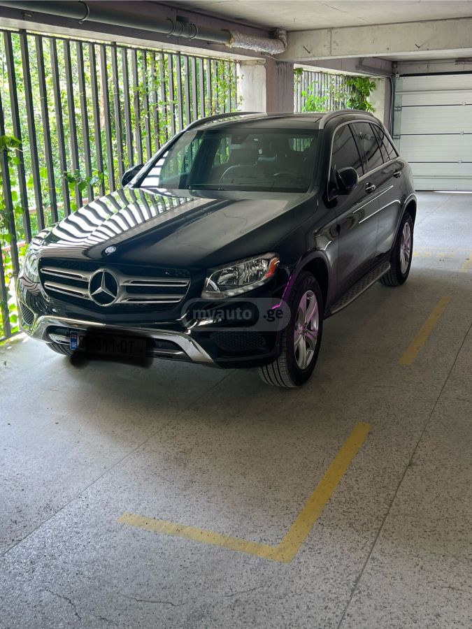 Mercedes-Benz GLC 300 2017 — photo 2