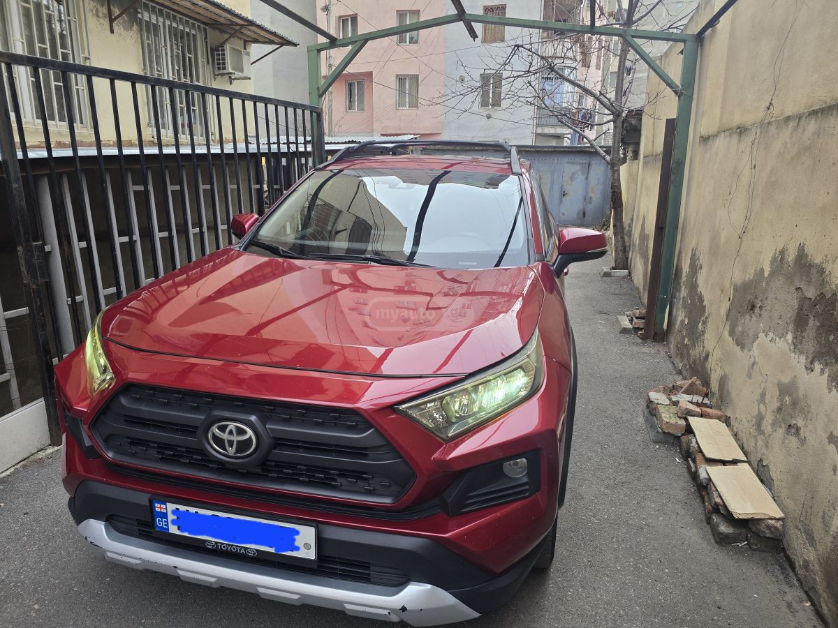 Toyota RAV 4 2018 — photo 2