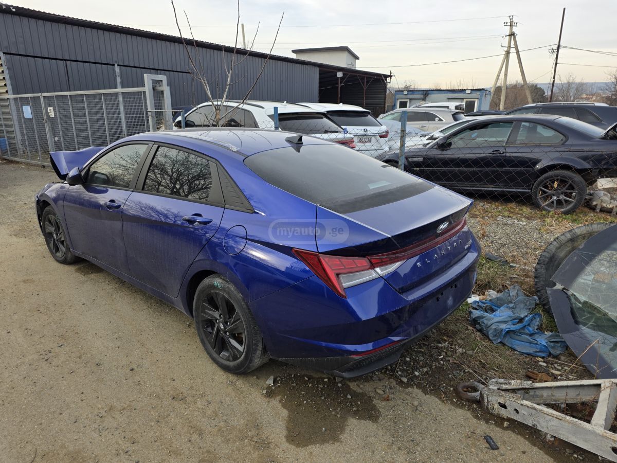 Hyundai Elantra 2022 — photo 2