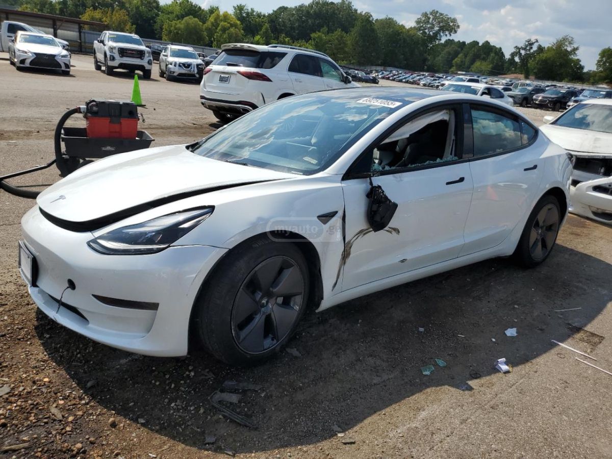 Tesla Model 3 2023 — photo 2
