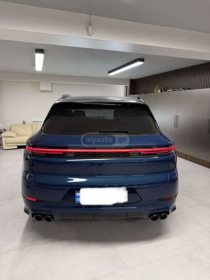 Porsche Cayenne 2024 — photo 2