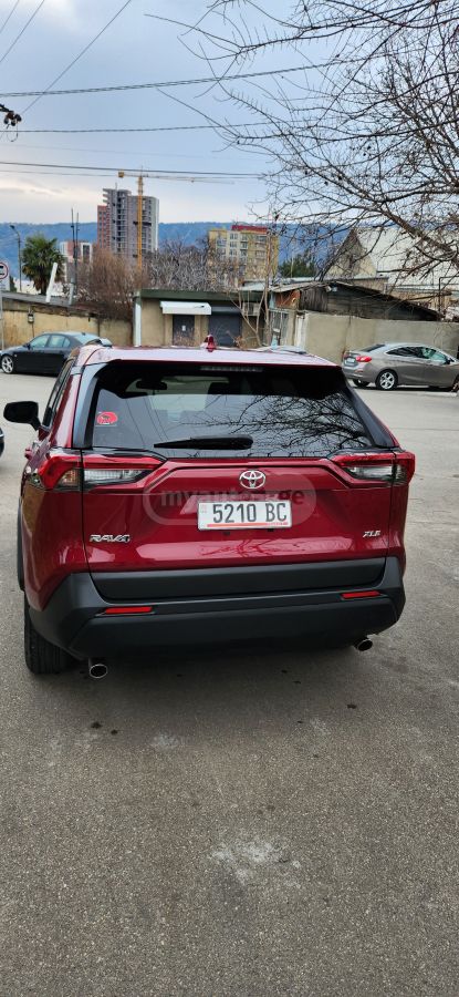 Toyota RAV4 2019 — photo 2