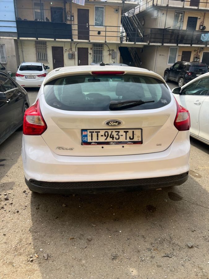 Ford Focus 2012 — photo 2
