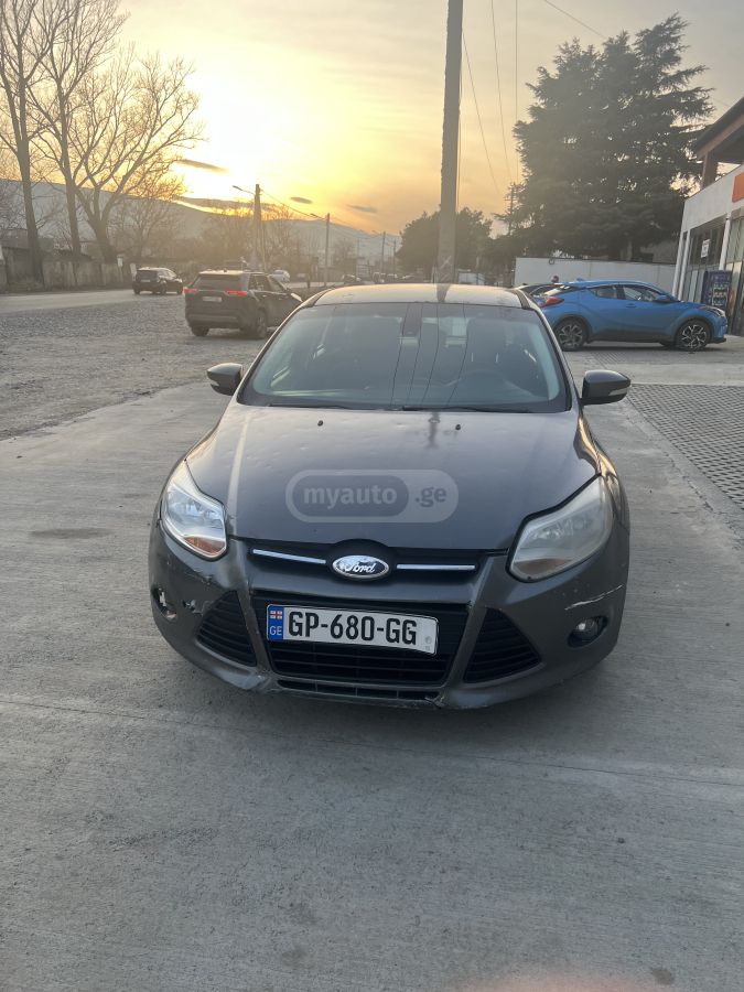 Ford Focus 2014 — photo 2