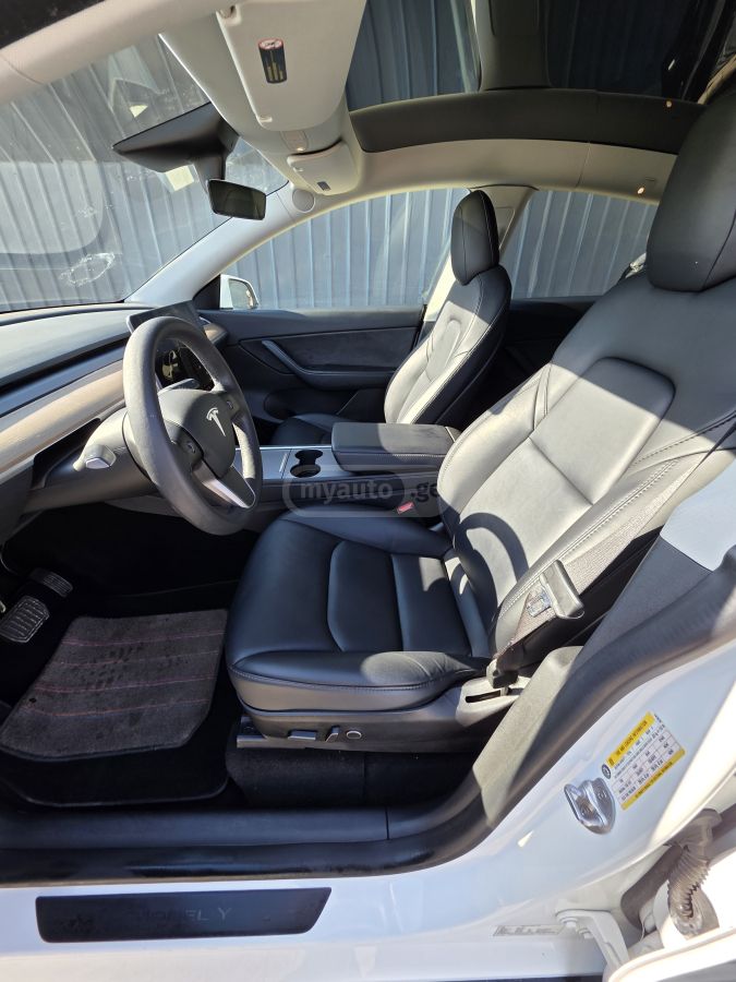Tesla Model Y 2021 — photo 2