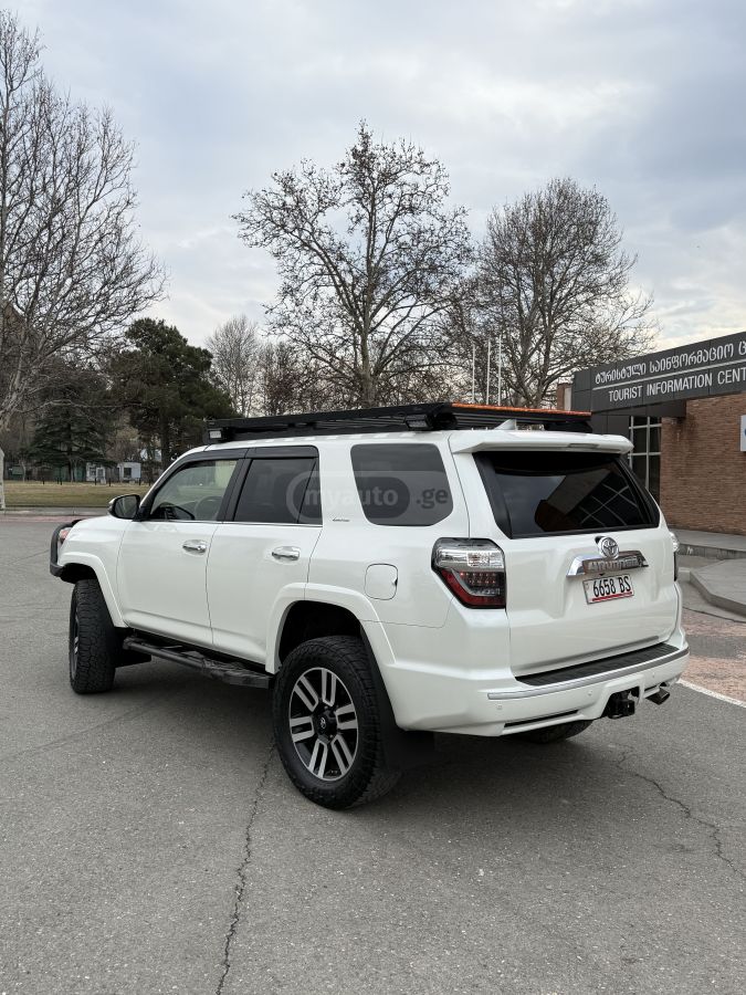 Toyota 4 Runner 2019 — photo 2