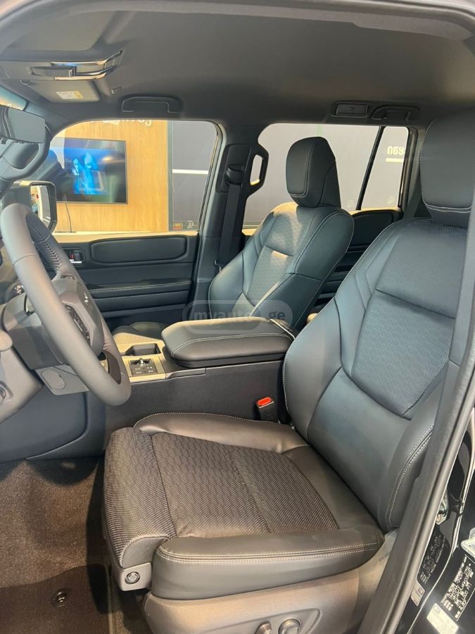 Toyota Land Cruiser Prado 2025 — photo 2