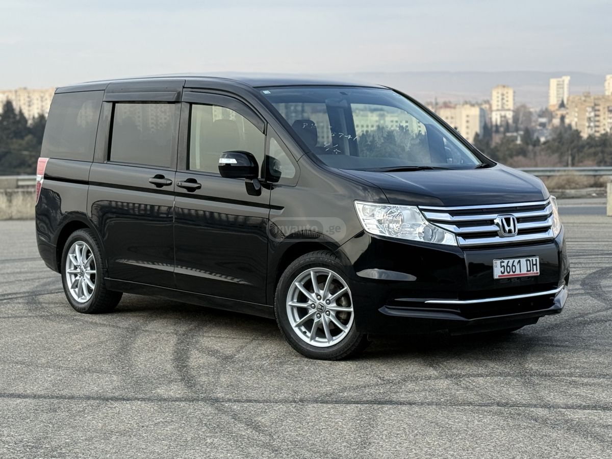 Honda Step Wagon 2014 — photo 2