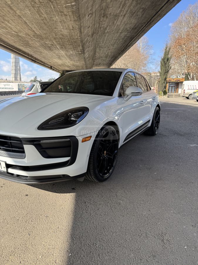 Porsche Macan 2023 — photo 2