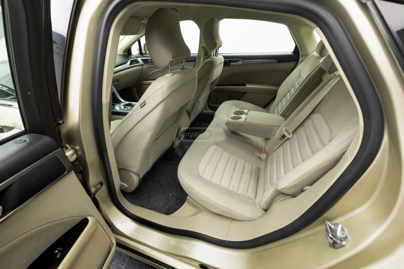 Ford Fusion 2017 — photo 2