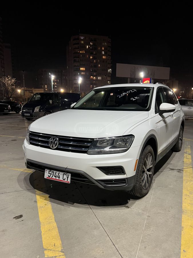 Volkswagen Tiguan 2018 — photo 2