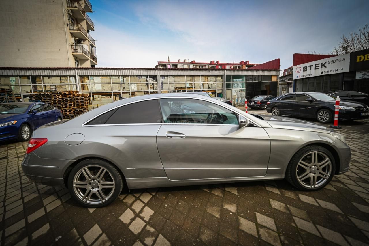 Mercedes-Benz E 350 2009 — photo 2