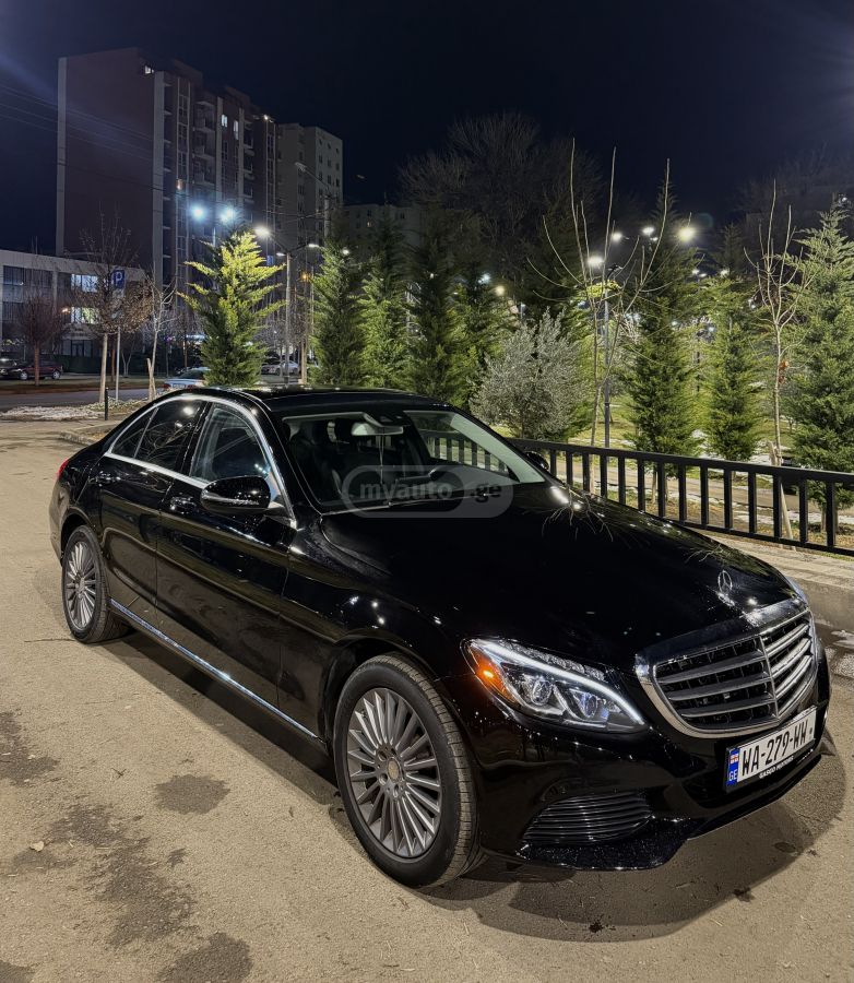 Mercedes-Benz C 300 2016 — photo 2