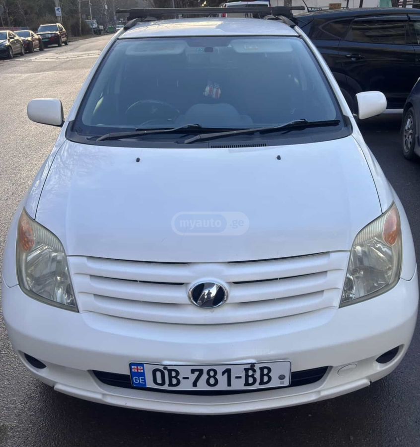 Toyota Ist 2005 — photo 2