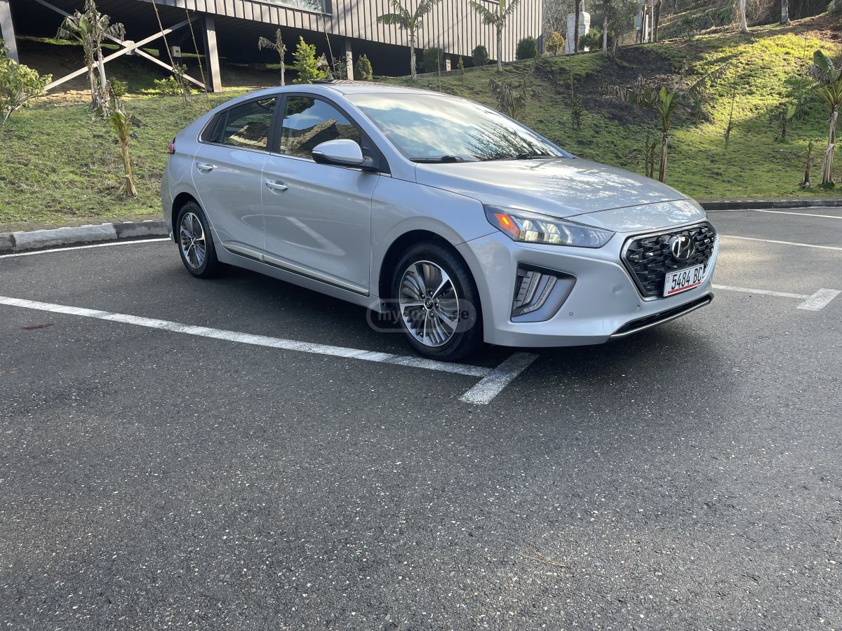 Hyundai Ioniq 2021 — photo 2