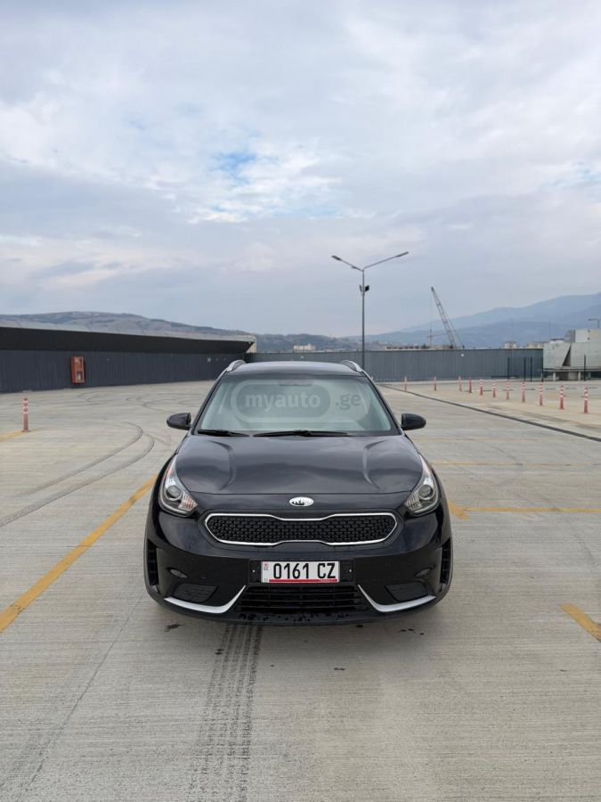 Kia Niro 2018 — photo 2