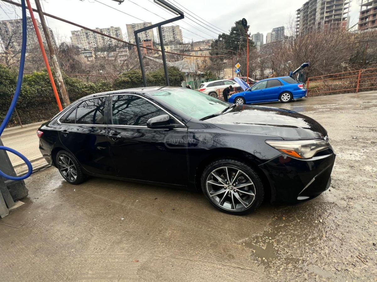 Toyota Camry 2017 — photo 2