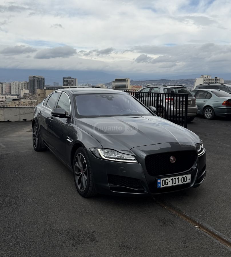 Jaguar XF 2017 — photo 2