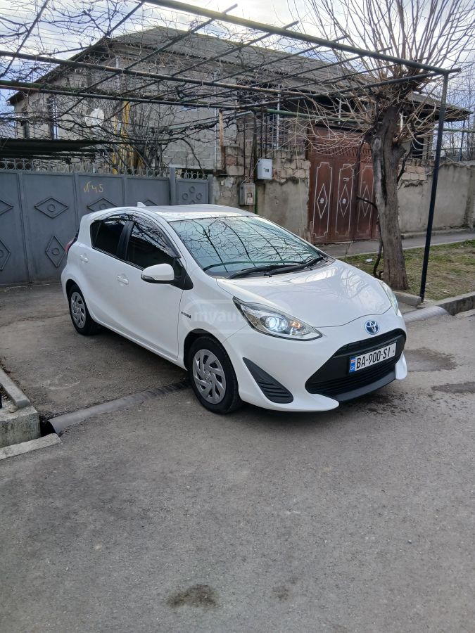 Toyota Aqua 2019 — photo 2
