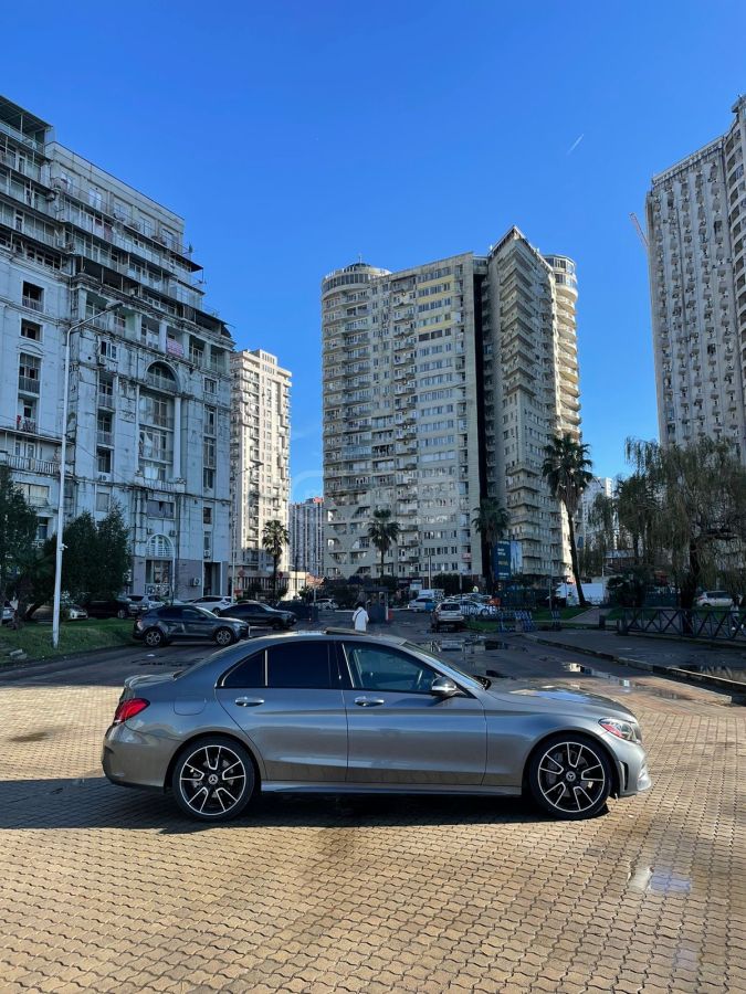 Mercedes-Benz C 300 2019 — photo 2