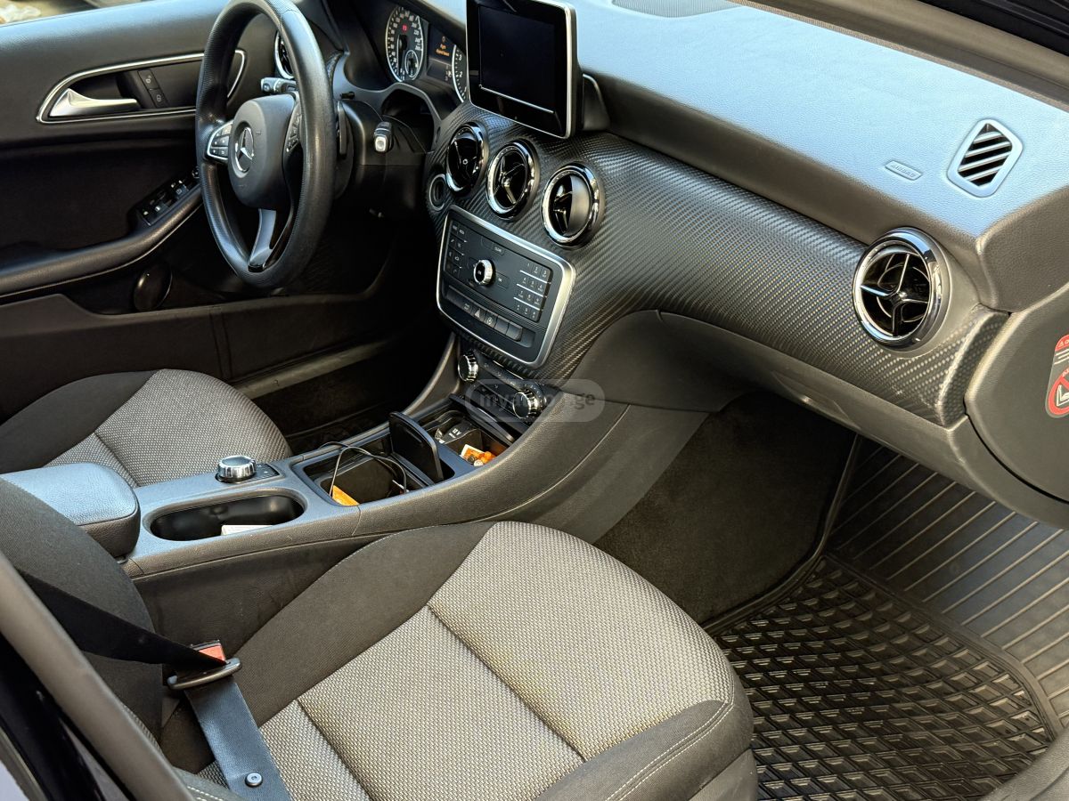 Mercedes-Benz GLA 200 2016 — photo 2