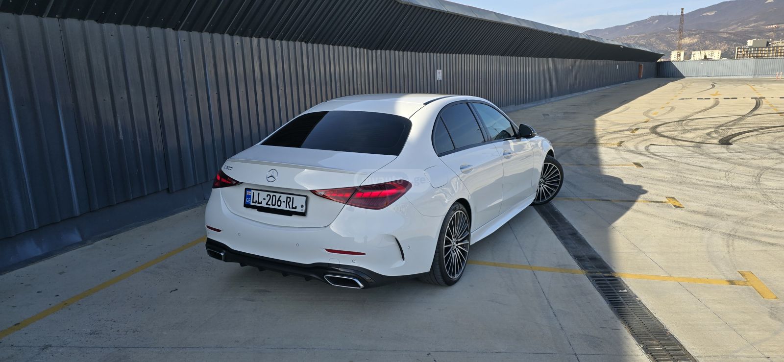 Mercedes-Benz C 300 2023 — photo 2