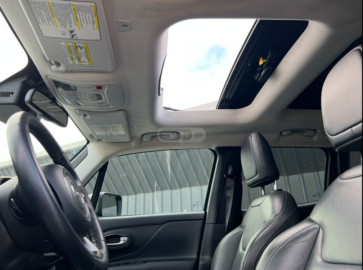 Jeep Renegade 2019 — photo 2