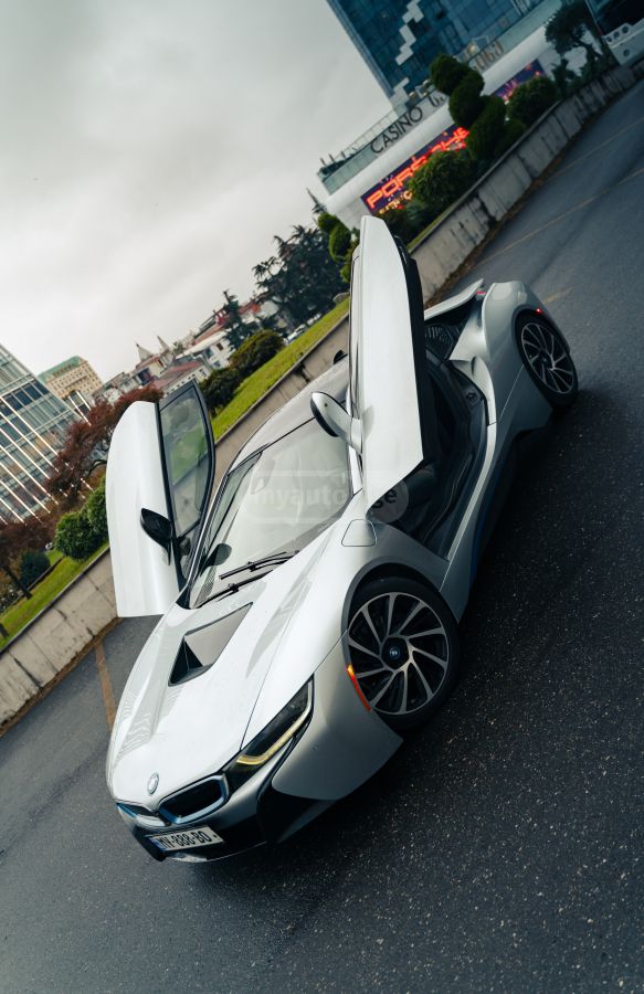 BMW i8 2016 — photo 2