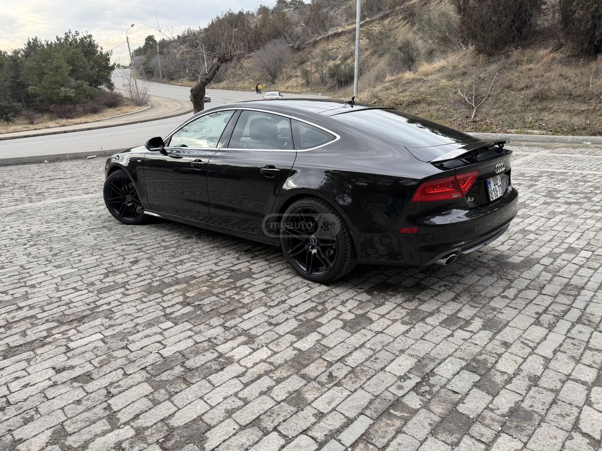 Audi A7 2014 — photo 2