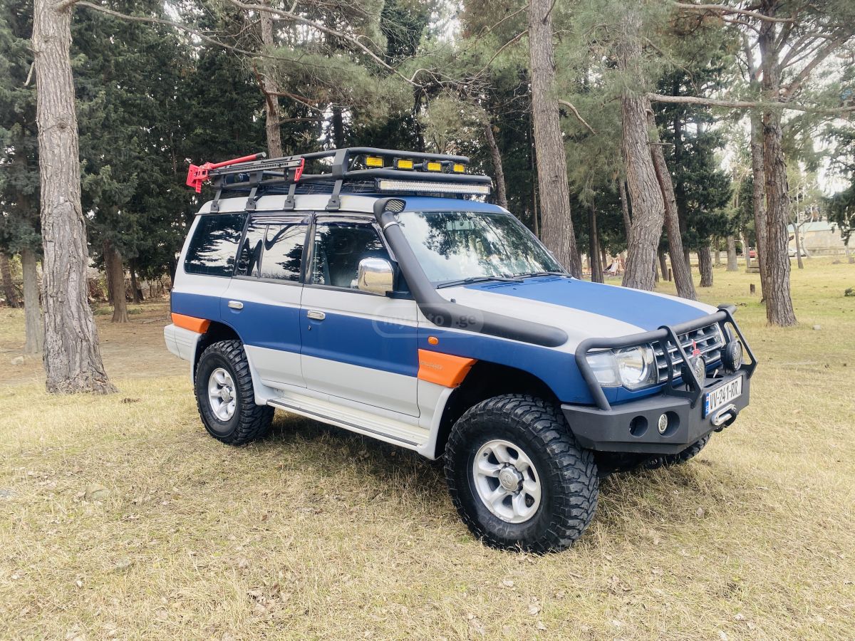 Mitsubishi Pajero 1998 — photo 2